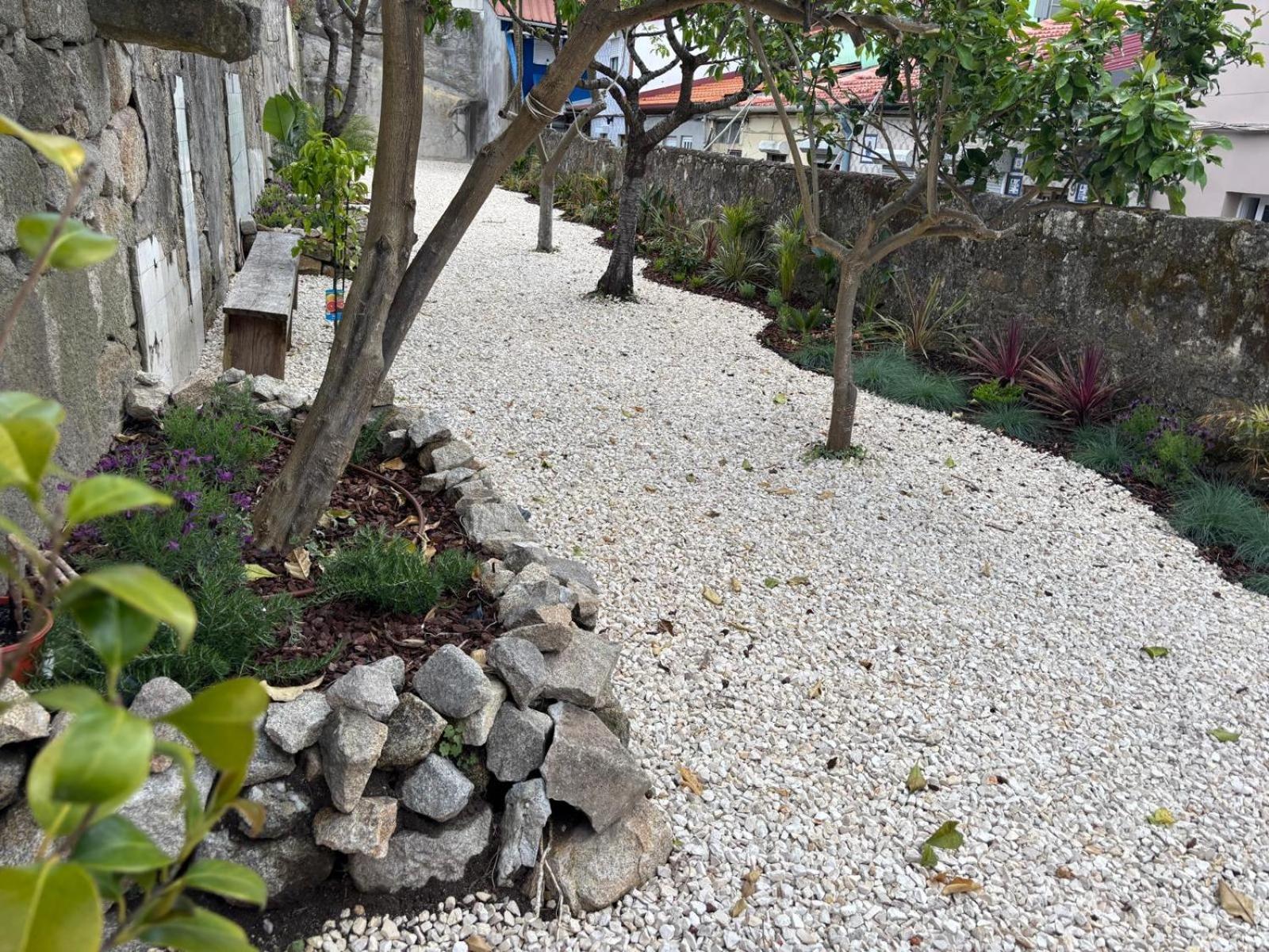 Apartment Charming 2br W Terrace & Garden *