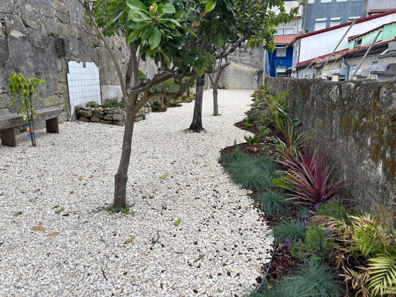 Charming 2br W Terrace & Garden * Porto