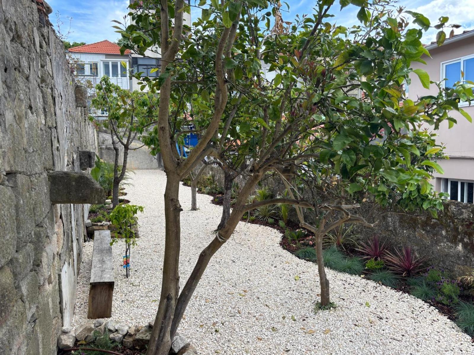 Charming 2br W Terrace & Garden * Porto